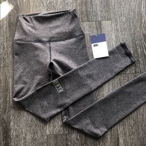 FLEO 28” El Toro Leggings in Taupe Black 🖤